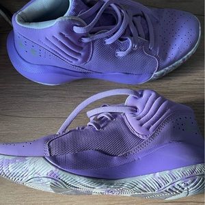 Under armor girls basketball shoe